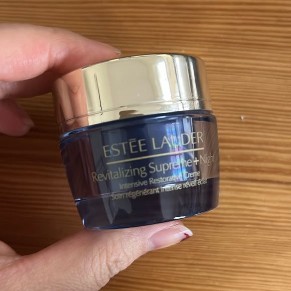 Brand New! Revitalizing Supreme+ Night Moisturizer Intensive Restorative 15ml - Picture 1 of 3